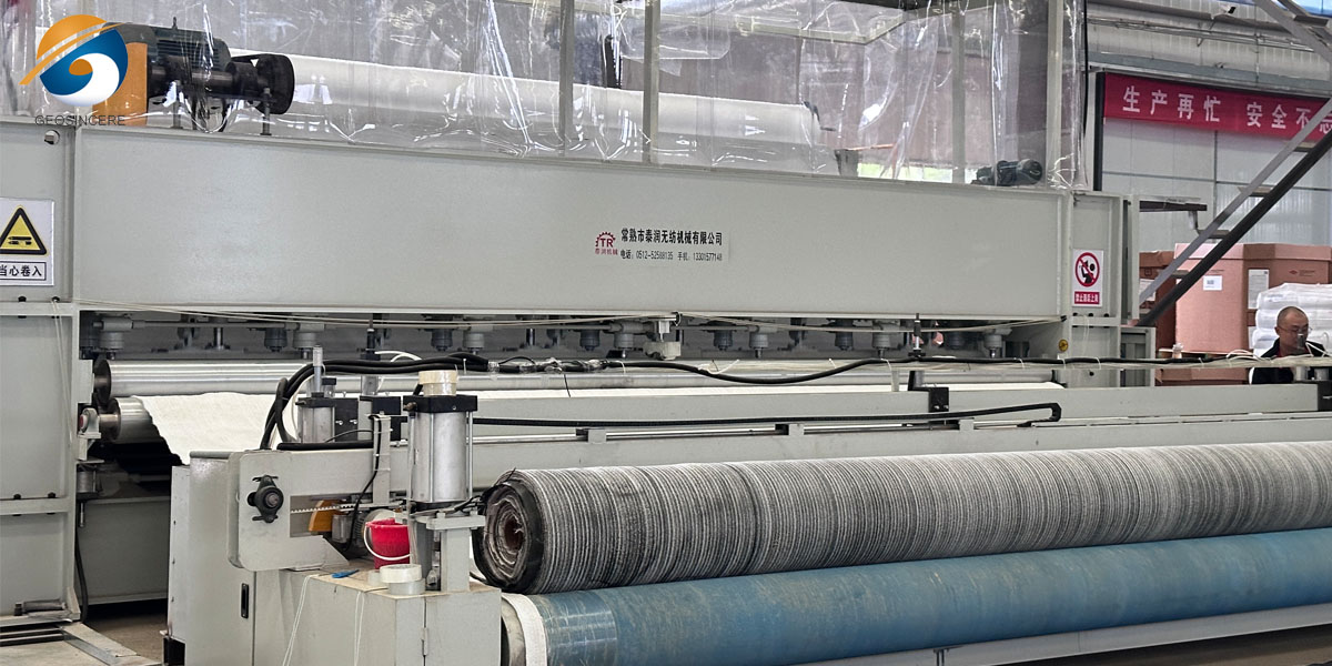 Lona de GCL para lagoas em aterros