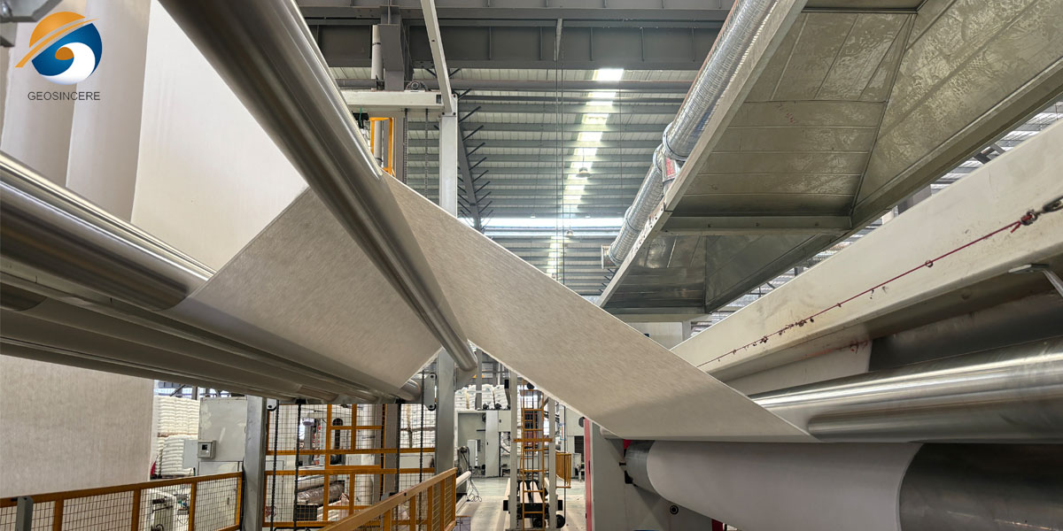 Kain Geotekstil Putih GEOSINCERE Geosynthetics